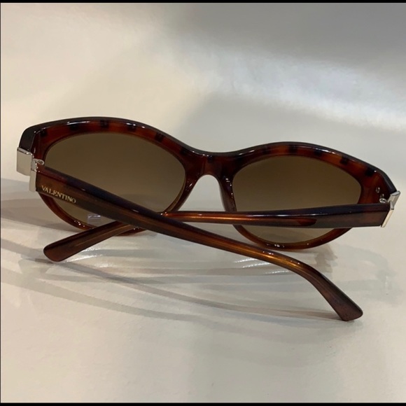 100% Authentic Valentino Sunglasses - Picture 8 of 11